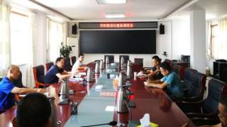 华阳镇召开项目建设调度会