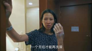 做妈妈不容易，女演员更不容易，蔡少芬的素颜彻底曝光，差距很大