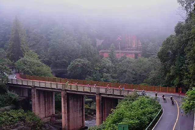 本周六，四面山景区有重大活动，又将人山人海