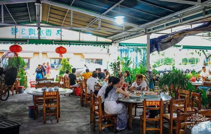 不变的碧海蓝天，来一场惬意的海口旅行