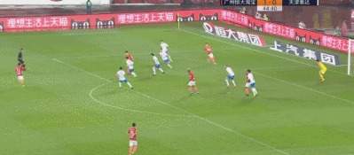 恒大把6-0踢成1-0？2个单刀空门不进！3个点球没吹，被质疑黑哨