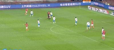 恒大把6-0踢成1-0？2个单刀空门不进！3个点球没吹，被质疑黑哨