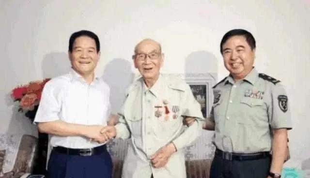 老兵隐姓埋名43年,身份曝光后,中央：接到北京来