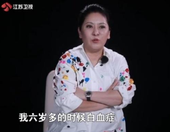 否认向佐郭碧婷结婚后又晒婚礼现场照，不怕打脸的女星只服向太