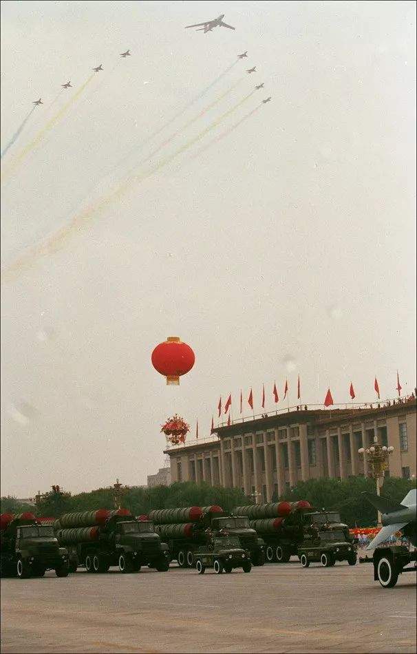 国庆前夕，回首新中国70年阅兵珍贵摄影作品