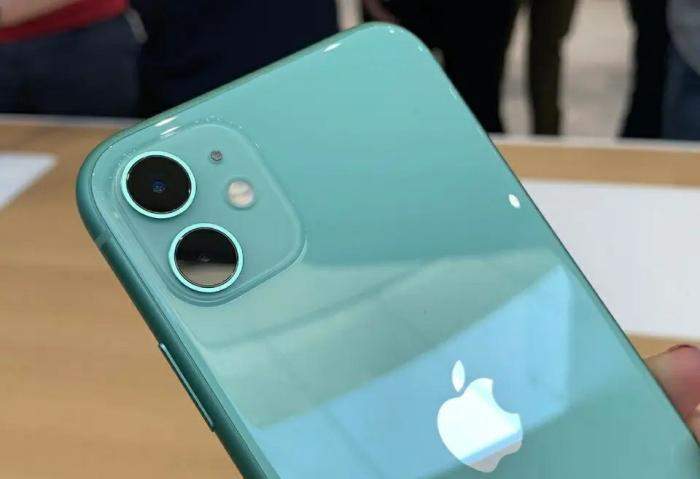 硬件全面升级却降价1000元，iPhone11比iPhoneXR还要“香”