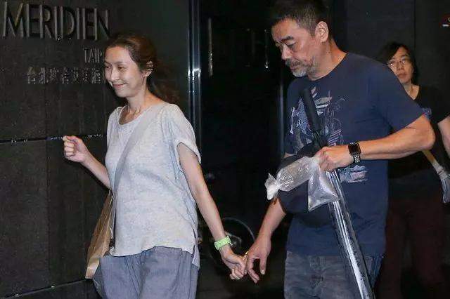 结婚21年仍似初恋！谁说富家女和穷小子的结合就一定是悲剧？