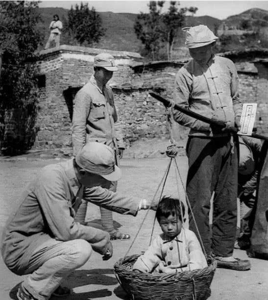 他枪杀日本人，被判死刑，多年后女儿带一证物上京，中央为其平反