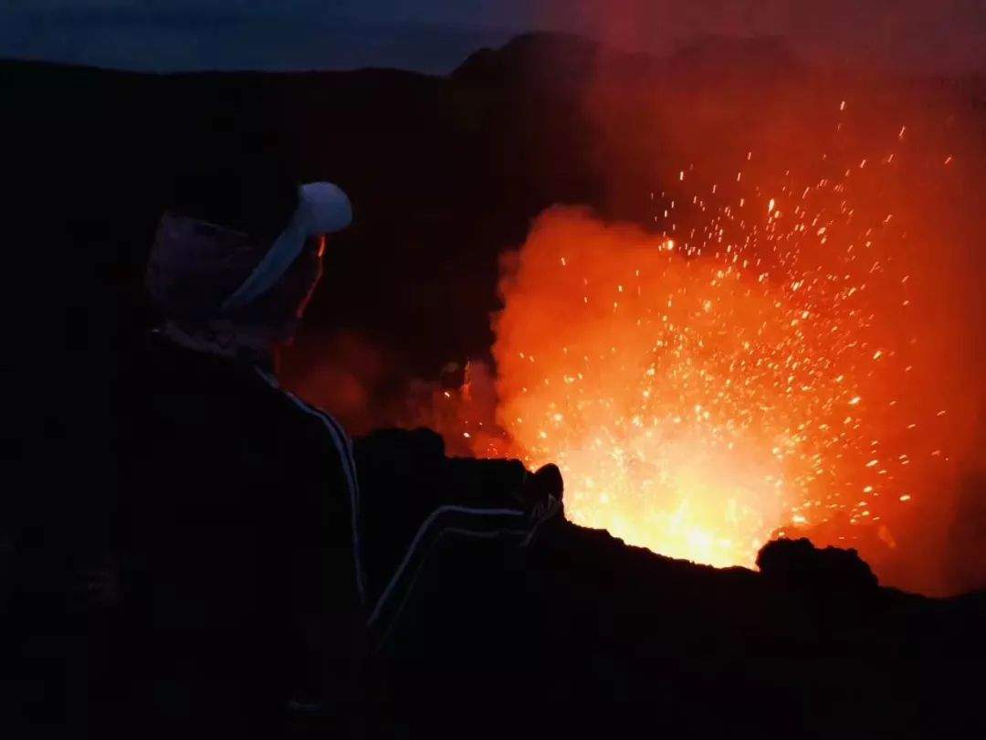 厌倦沉重，就逃去热带小岛过冬天！