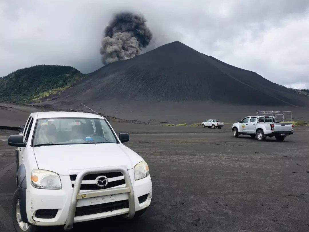 厌倦沉重，就逃去热带小岛过冬天！