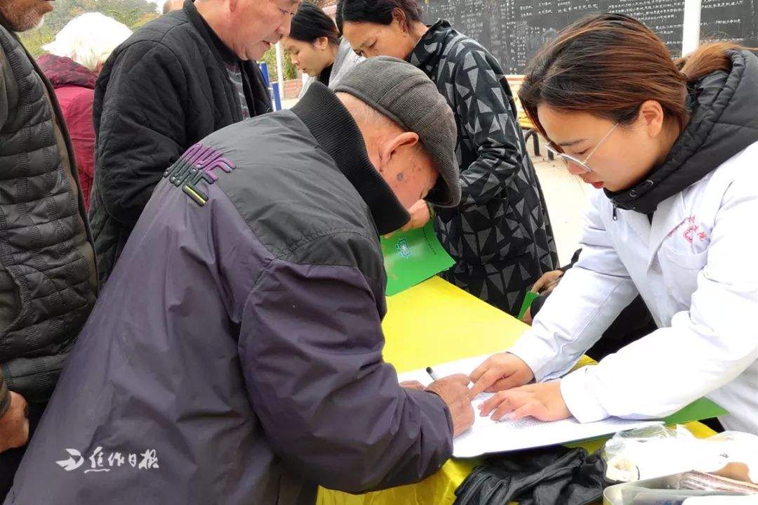 让贫困群众不再因病致贫、因病返贫！看看岳村街道卫生院的看家法宝……