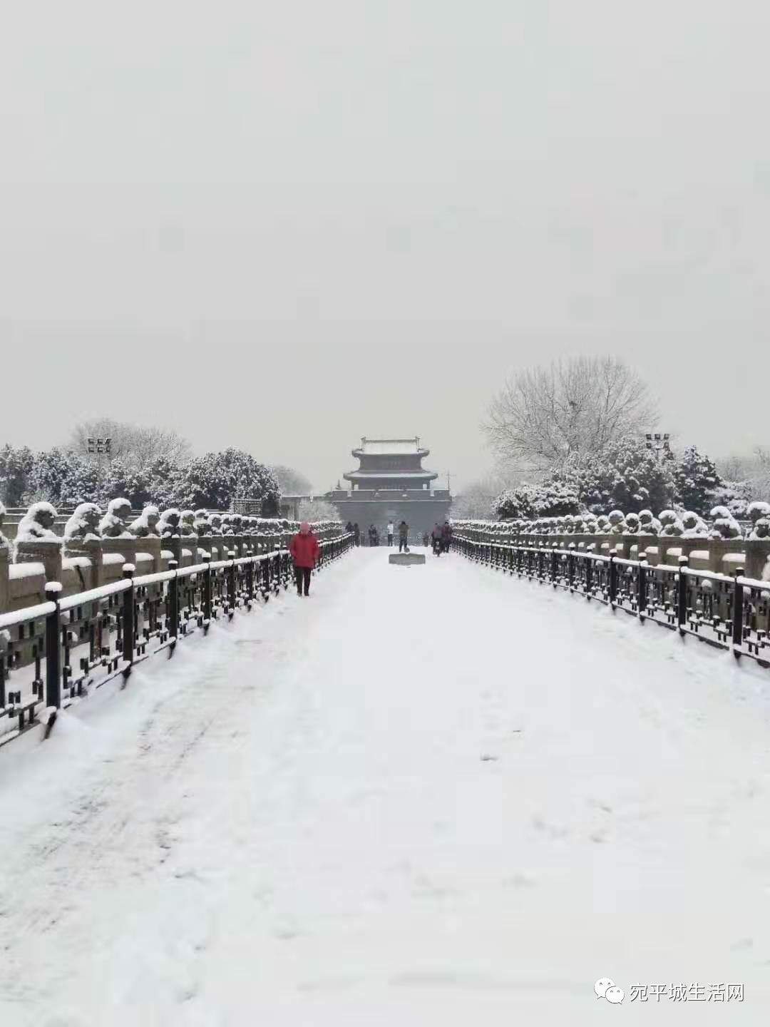 雪后的卢沟桥宛平城，处处裹银装。养眼美图来啦！