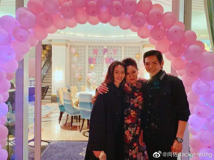 郭碧婷怀孕？向佐为向太陈岚、郭碧婷庆生，生日蛋糕透露怀孕