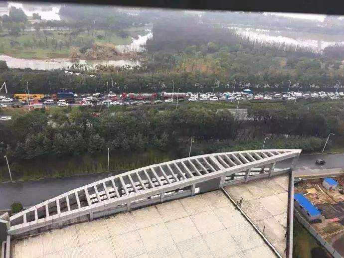 雷电警报！强降雨！还有居民被洪水围困……南昌的天气越来越任性