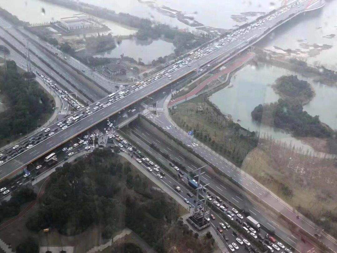 雷电警报！强降雨！还有居民被洪水围困……南昌的天气越来越任性