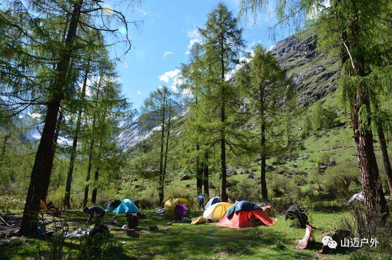 【山迈户外】5月1日-6日，穿越四姑娘山经典路线，探访羊满台海子秘境，独家策划6日高原徒步之旅。