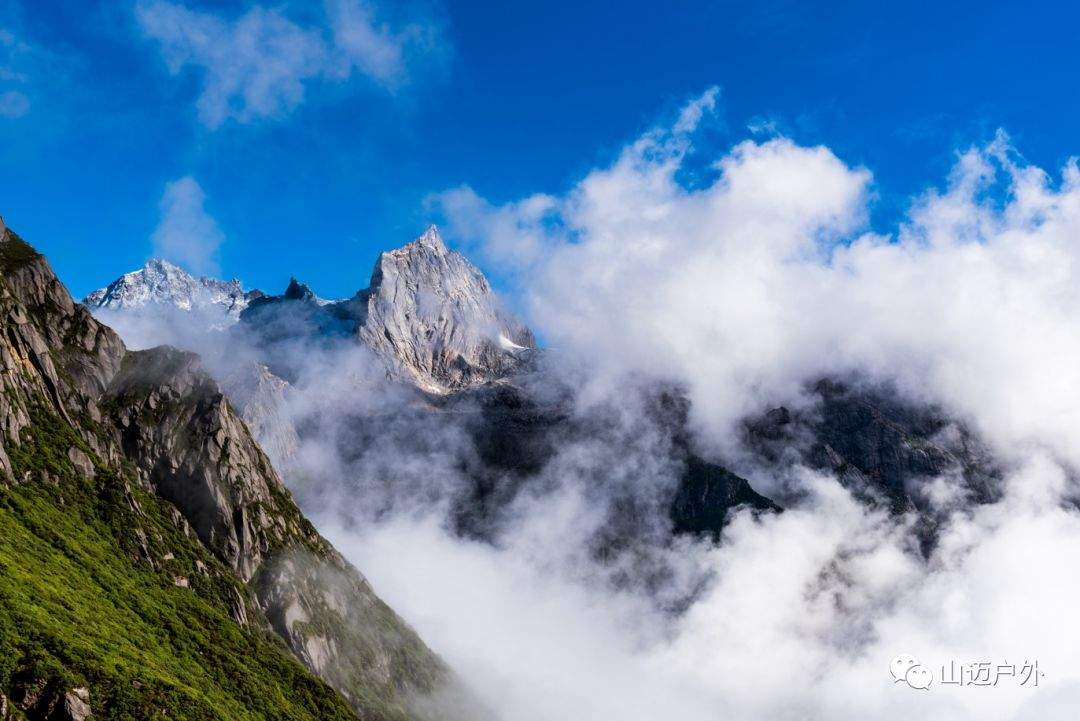 【山迈户外】5月1日-6日，穿越四姑娘山经典路线，探访羊满台海子秘境，独家策划6日高原徒步之旅。