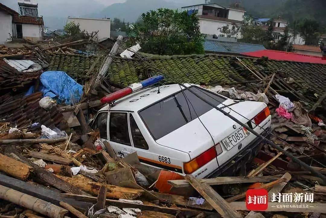 悲痛！那个在泥石流中转移5000人的“救命警察”牺牲了，年仅33岁