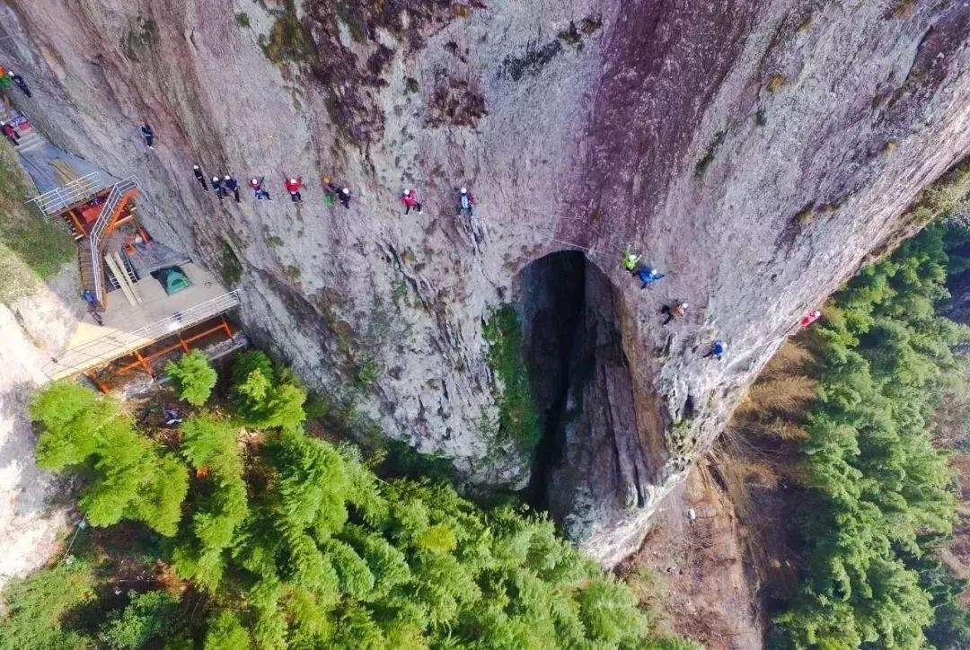 杜鹃花海&飞拉达‖4.13-14徒步温岭上堡山，体验亚洲第一险，绝壁上的舞者—雁荡山飞拉达