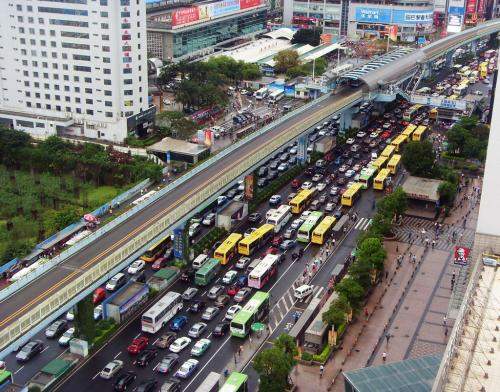 厦门巨资建地铁，为啥市民宁愿挤BRT也不愿乘地铁，老乘客告诉你