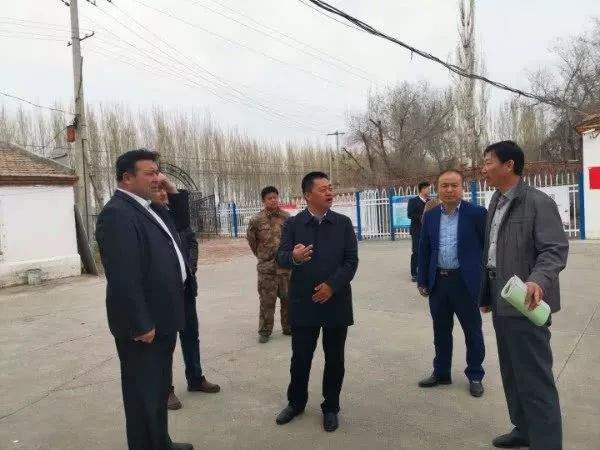 师市党委常委、纪委书记丁永宏赴143团调研