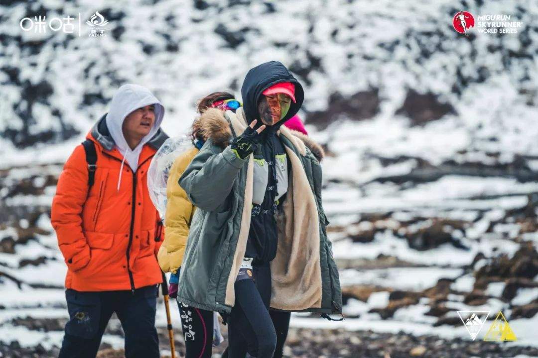 龙腾亚丁 | 贾俄仁加和陶燕茹问鼎VK垂直攀爬赛