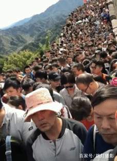 60万人挤爆西湖，40万人挤爆深圳湾公园，游客：我动也不能动