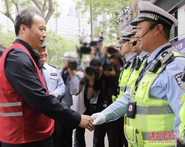 渭南市“周三文明交通礼让日 志愿服务我践行”全市联动正式启动