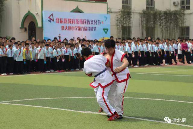 这家学校让人实名羡慕！民族文化节太丰富啦~