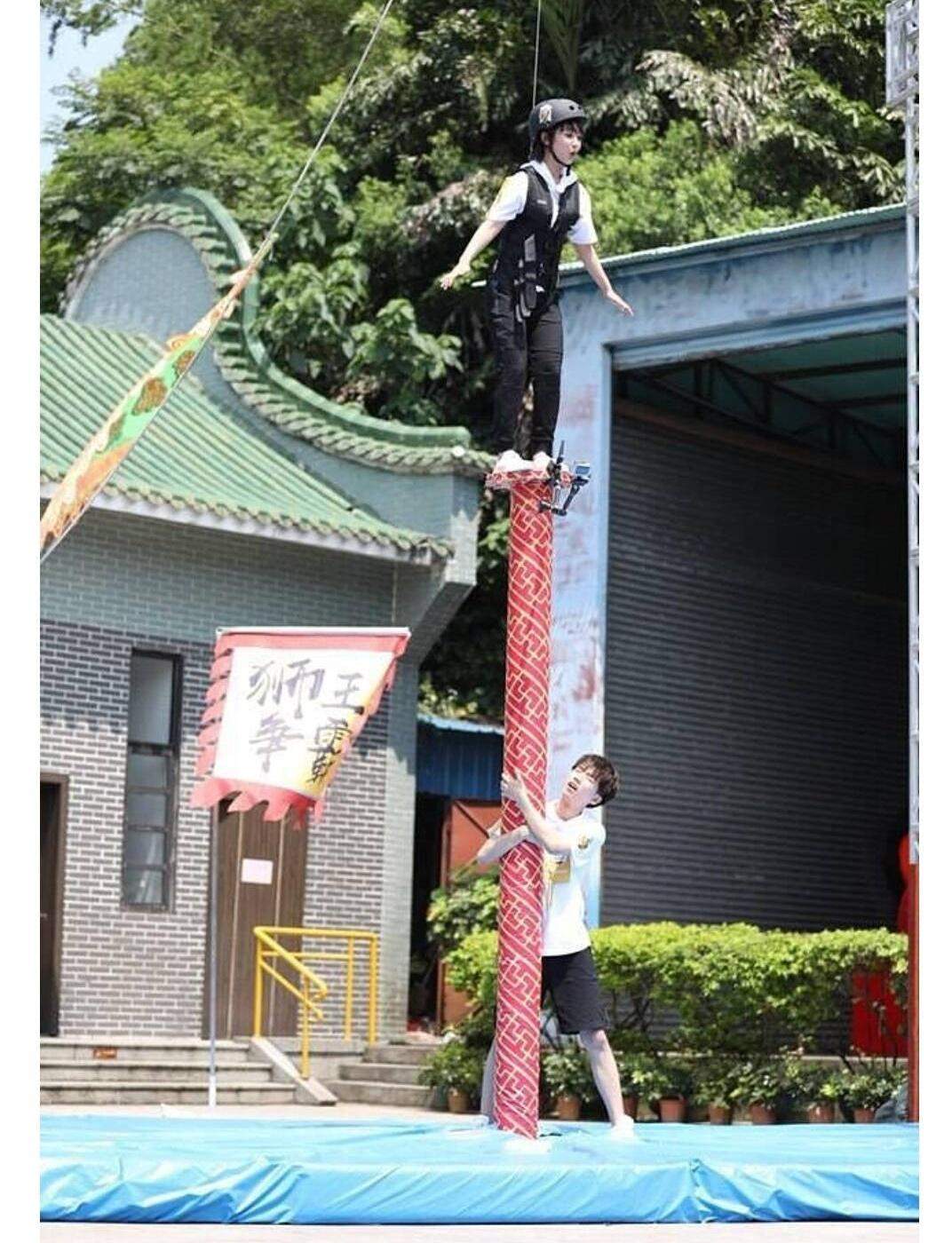 王俊凯情商让人佩服，节目细节尽展他的温柔，上演教科书式回复