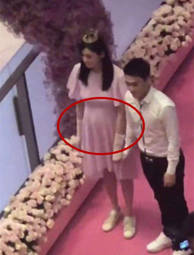 网友偶遇奚梦瑶与何猷君妈妈一起逛街，婆媳关系相当融洽