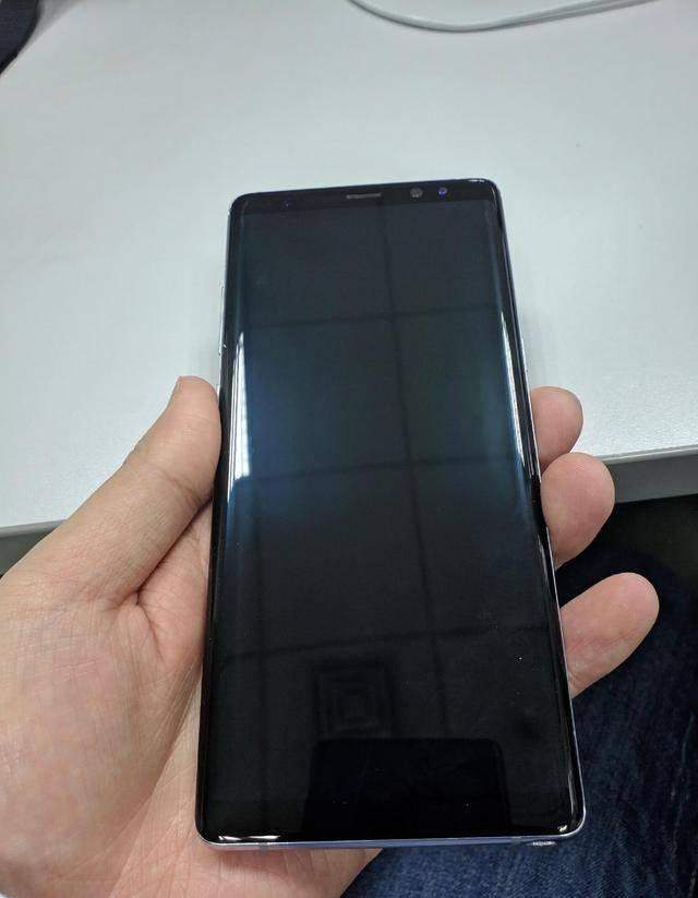 手机市场进入冰河期？三星Note 8依然跌至4千档，与华为同价！