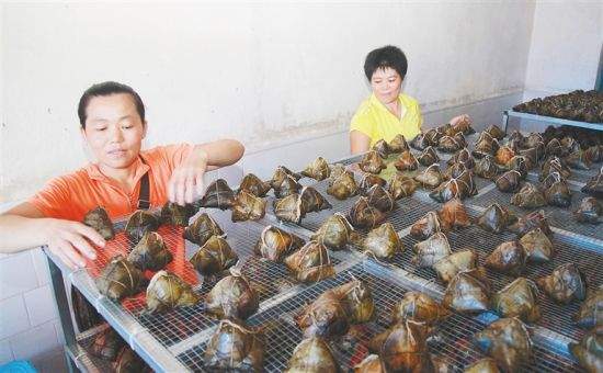 龙舟竞渡闹端午 2019海南澄迈盈滨龙水节今日开幕