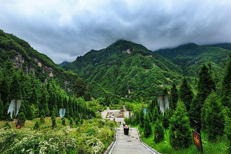 【诗行中国】湖北宜昌三峡大坝、神农架、三峡大瀑布、屈原故里文化传承、生态环保“国风行护卫队”夏令营