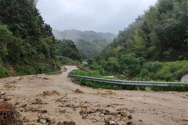 宁都遭遇了强降雨的袭击，灾难面前显真情！