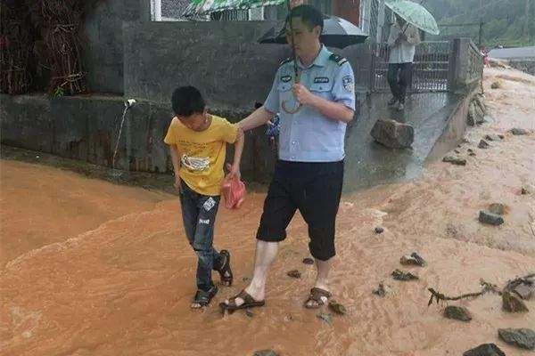 宁都遭遇了强降雨的袭击，灾难面前显真情！