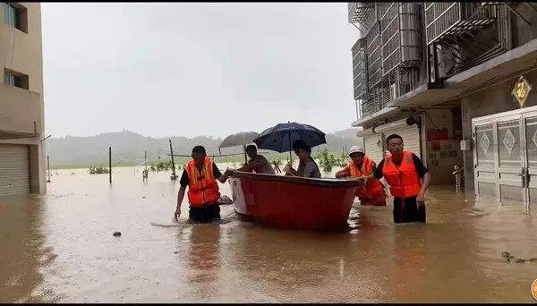 宁都遭遇了强降雨的袭击，灾难面前显真情！