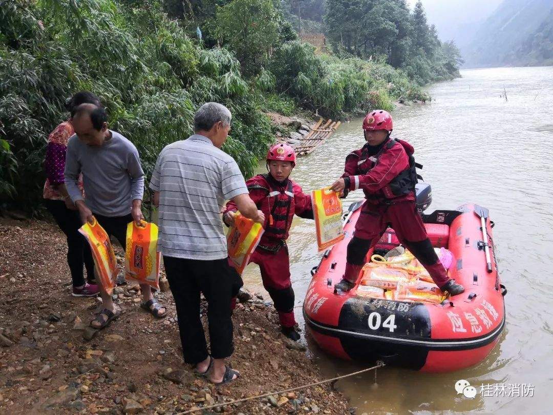 洪水来袭 | 灾时救援、灾后重建，他们无畏前行……