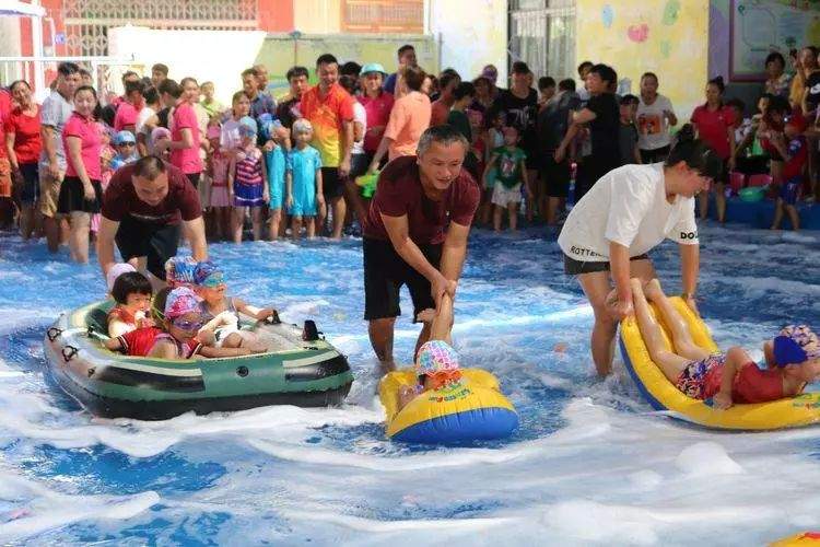 晨光幼儿园泡沫嘉年华亲子活动