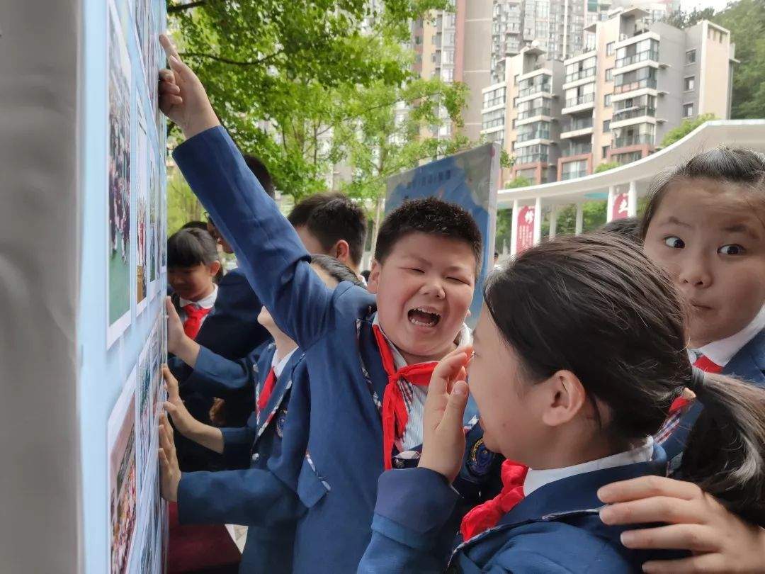 这里有一场走红毯的毕业典礼，贵阳学子你值得拥有！