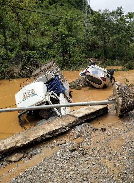 6人死亡，6辆车被冲走！百色凌云遭遇山体滑坡、山洪暴发，搜救仍在持续！