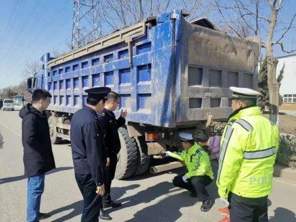 平安红岛|整治大货车扰民，交警打出“组合拳”