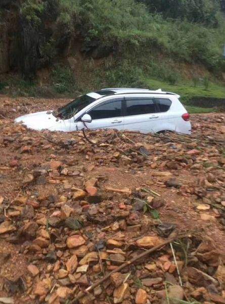 6人死亡，6辆车被冲走！百色凌云遭遇山体滑坡、山洪暴发，搜救仍在持续！