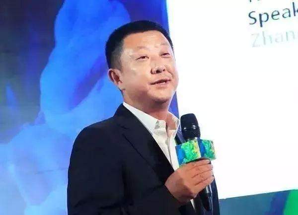 海底捞董事长：我做了那么多亲情化举动，却输给一个吧台小姑娘