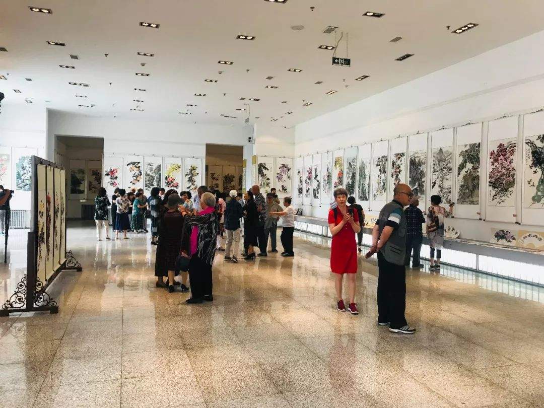 庆祝新中国成立七十周年、建党九十八周年《秀颖芳华》中国画作品展