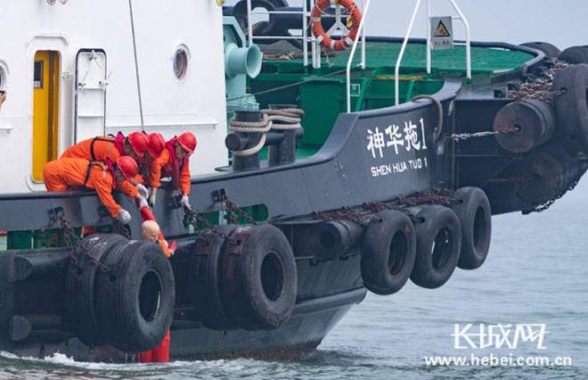 黄骅港举行2019年海上应急综合演习