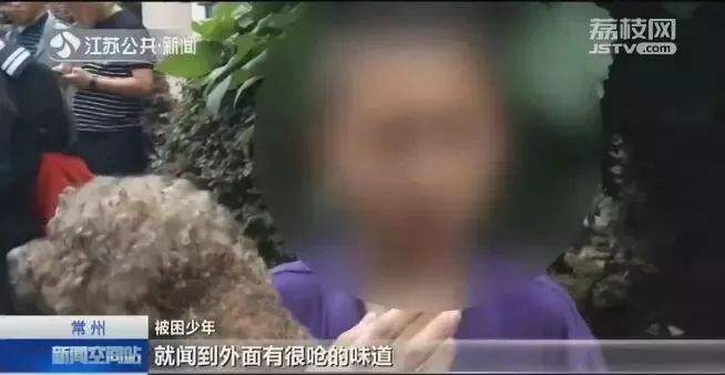 家中失火，13岁男孩“教科书式”自救！关于自救的这些方法，每个孩子都得知道！