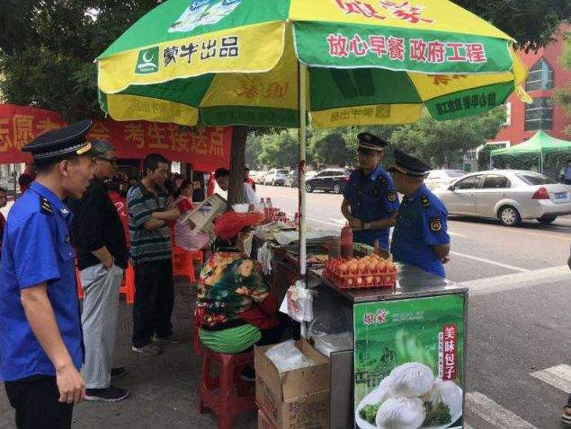 太原小店区，中考路上城管护考！