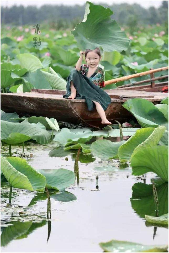 摄影师妈妈给女儿拍的暑假照，萌翻了整个朋友圈！