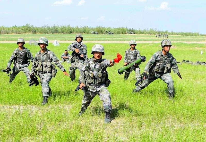 气温40℃，忠诚度100%， 且看这个旅官兵的热血豪情！